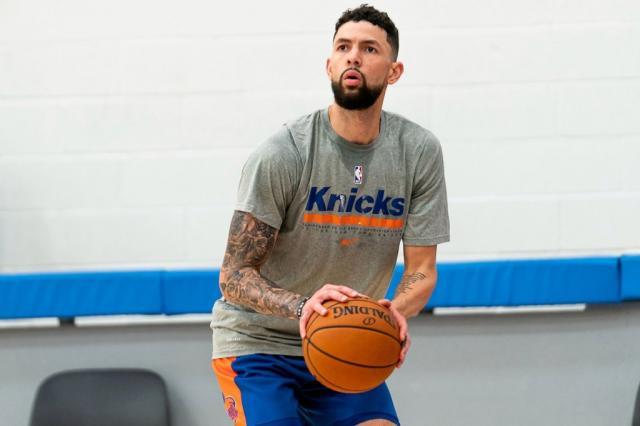 1610271339744024168.jpg Austin-Rivers-Girlfriend-Gets-Angry-At-Him-For-Putting-In-Work-On-His-Day-Off.jpg